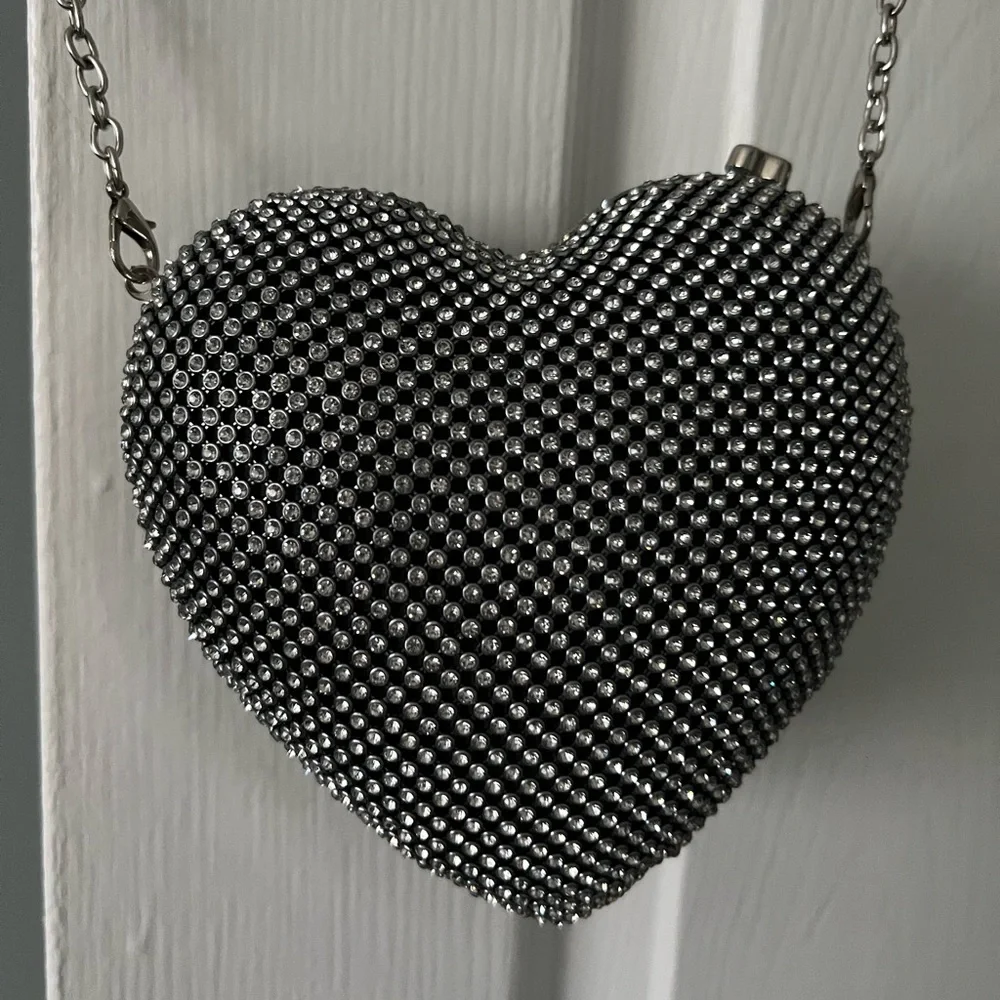 Silver Sequin Heart Evening Bag/Clutch - Picture 1 of 3